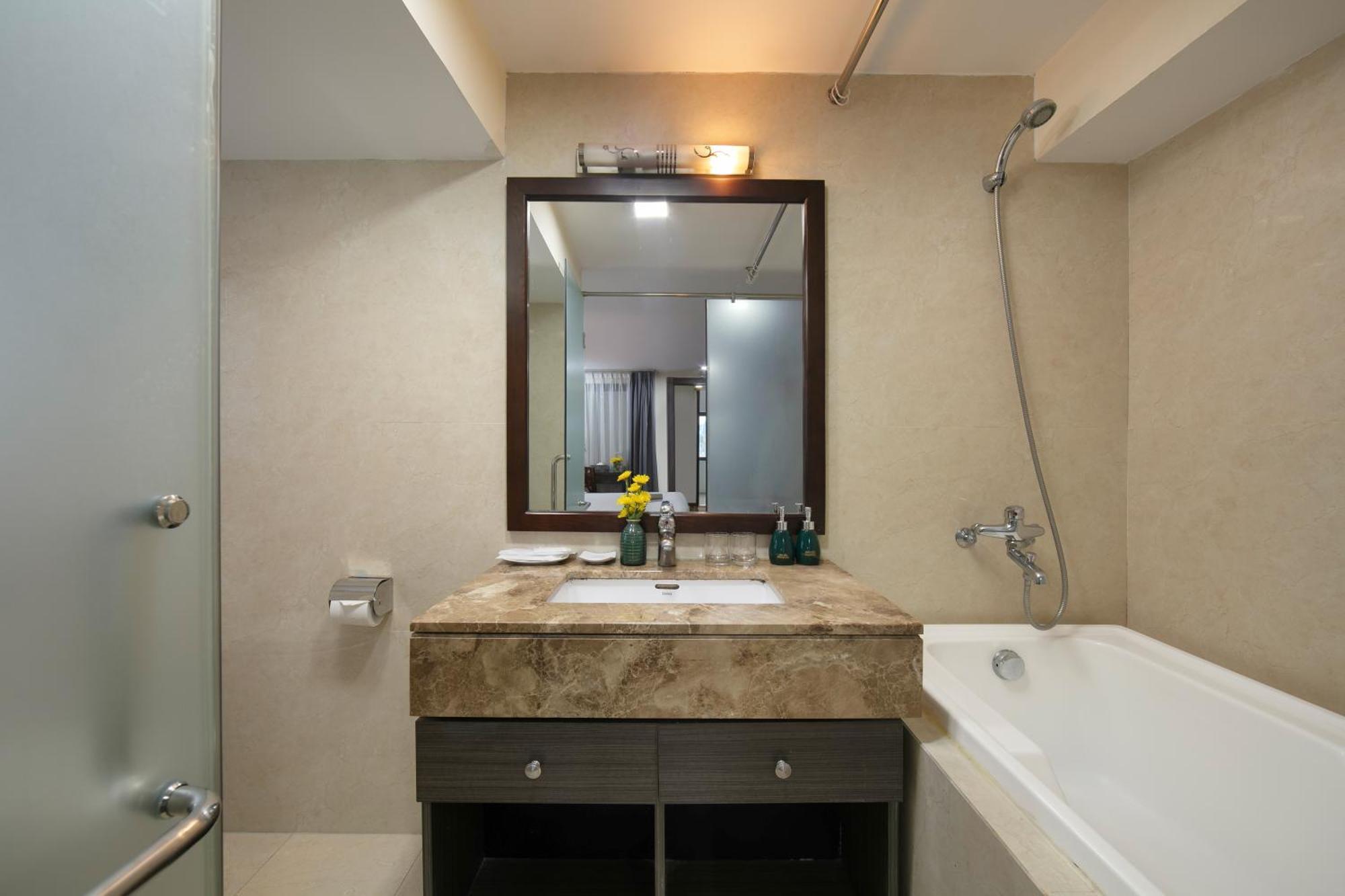 Brilliant Me Tri Hotel & Spa Hanoi Eksteriør billede